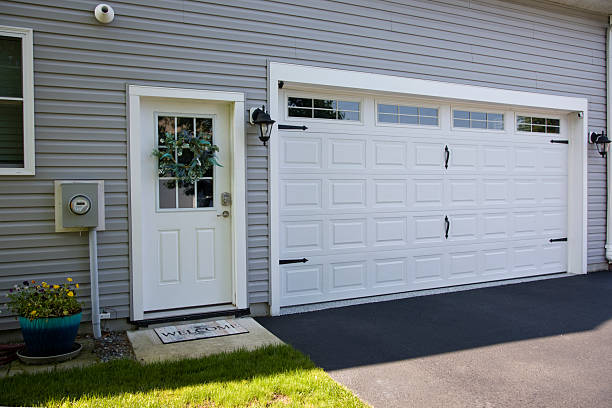 24/7 Emergency Garage Door Panel Replacement experts in Elkhart, TX